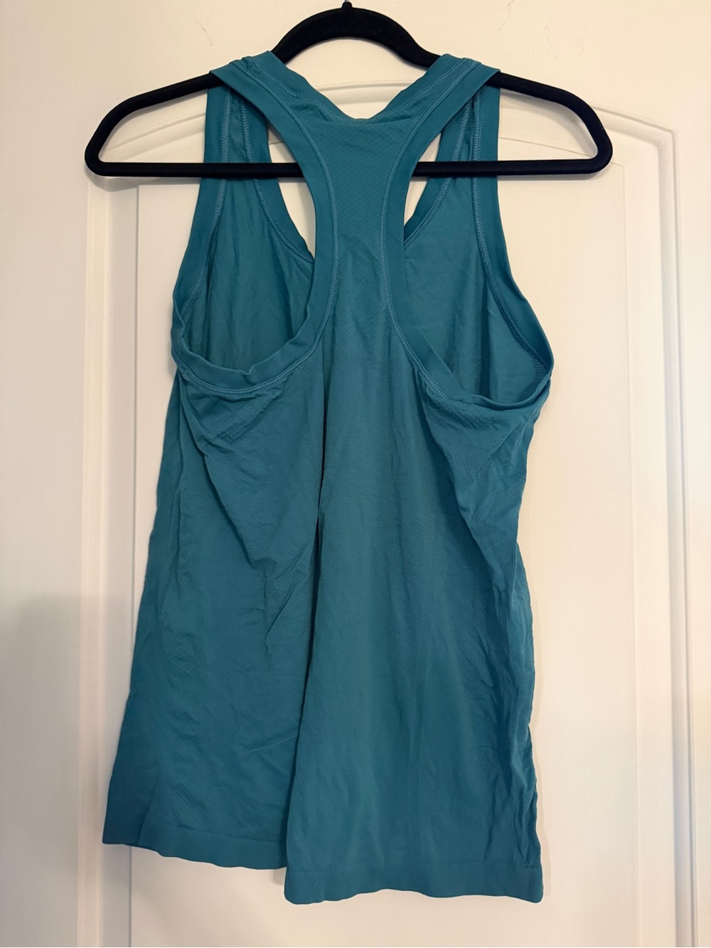 Athleta momentum tank - Picture 3 of 4